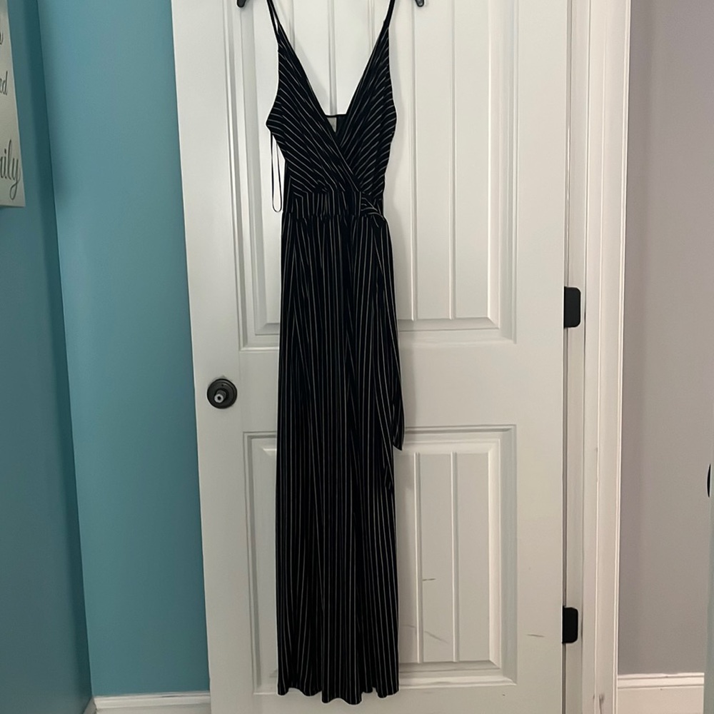 Black/white spaghetti strap jumper
